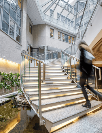 Inngangsparti i kontorbygg